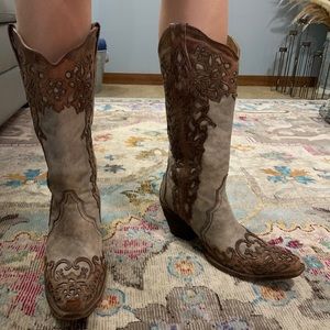 Corral boots